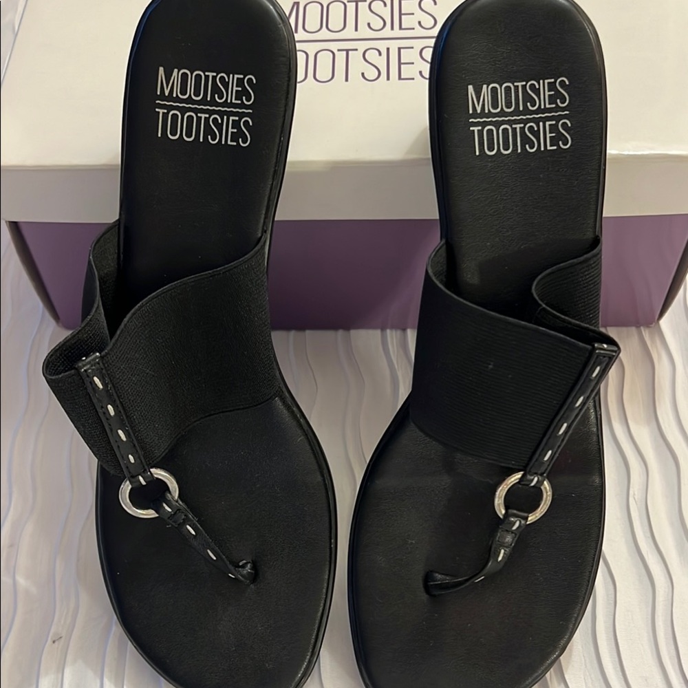 Mootsies Tootsies Black Sandals with Metal Detail